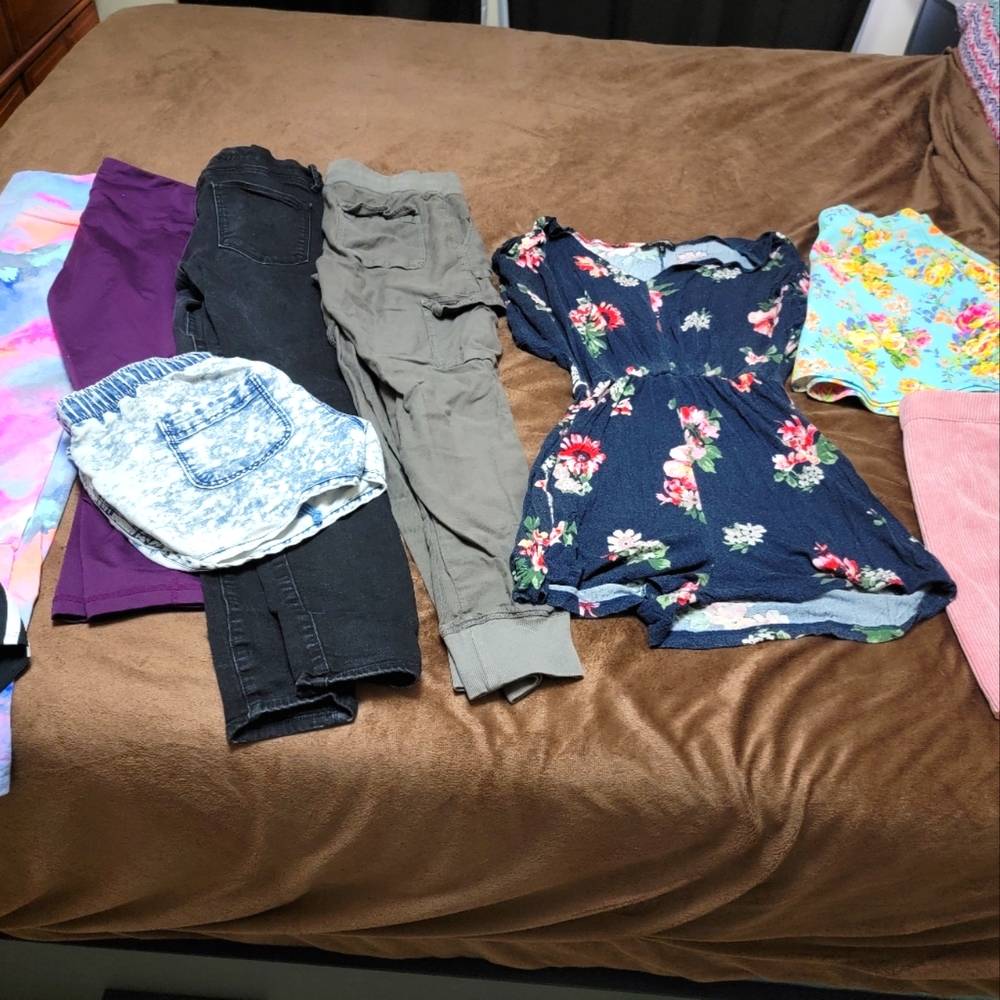 Pants/shorts/skirt bundle!!